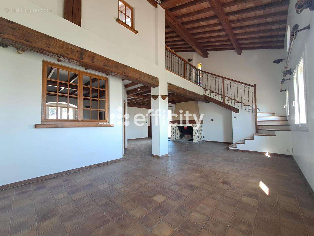 Maison 235 m² à Martigues  - photo 12