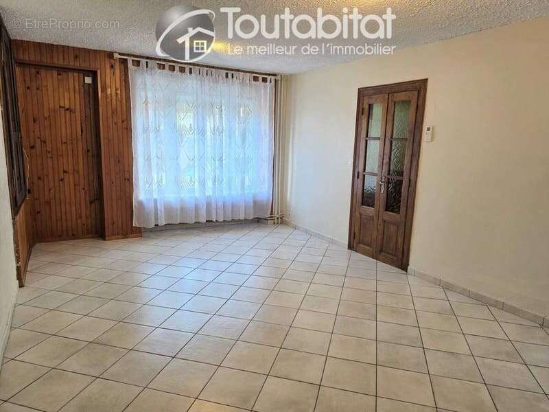 Maison à VRIGNE-AUX-BOIS