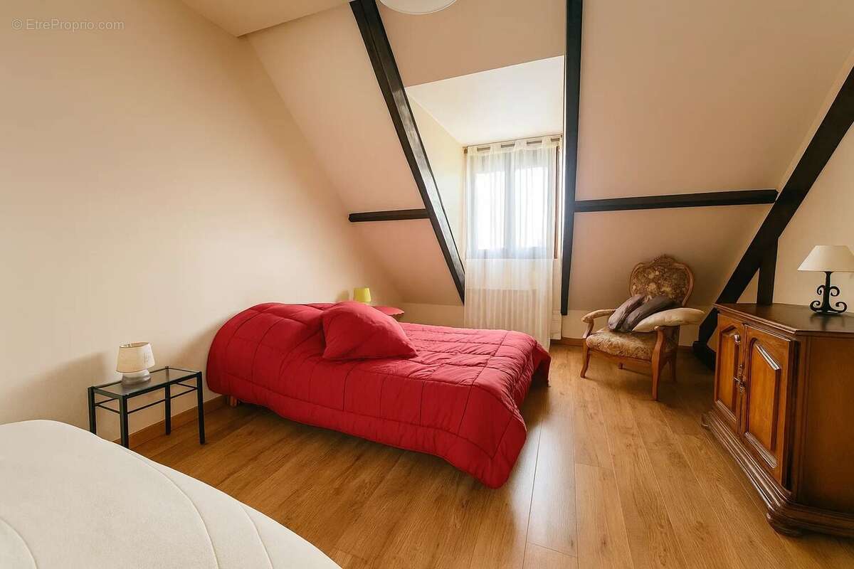 Maison à MARLES-EN-BRIE