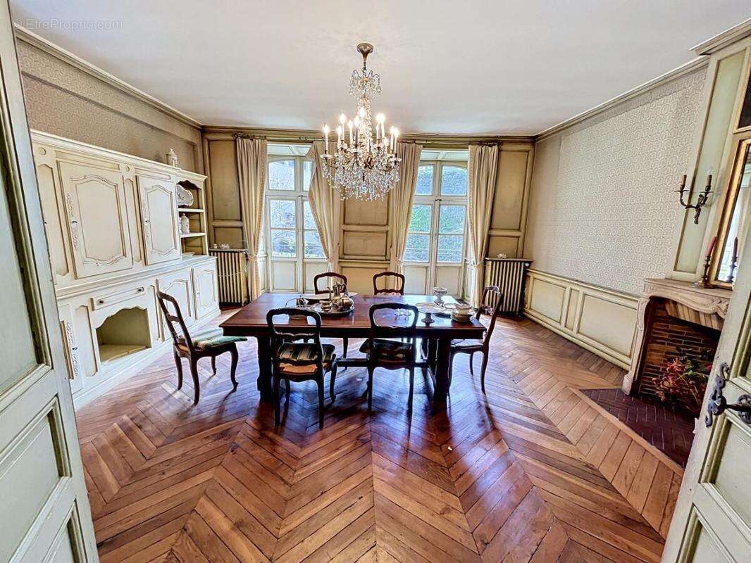 Maison à MONTLUCON