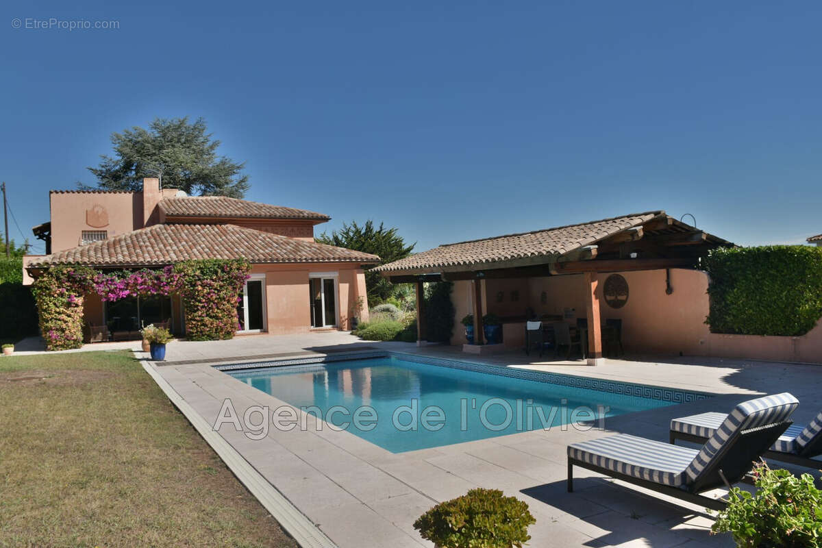 Maison 196 m² à Valbonne  - photo 6