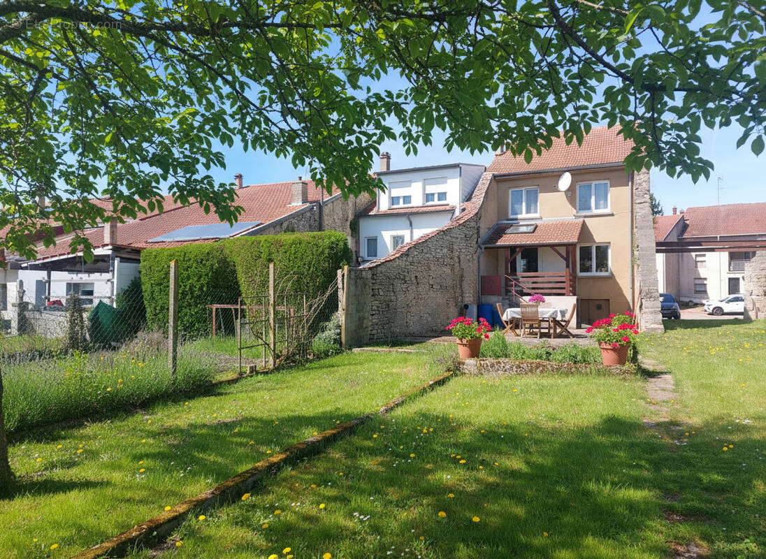 Maison à PONTPIERRE