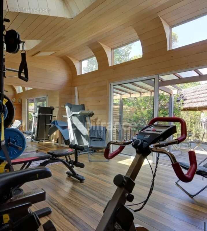 Maison 250m² sur 2000m² à Lacanau – Piscine, spa, sauna – Rare - photo 7