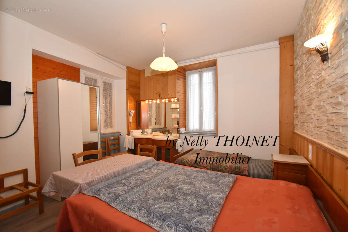 Dépt.63. PICHERANDE, HÔTEL-BAR-RESTAURANT, Murs et Fonds commerciaux. - photo 7