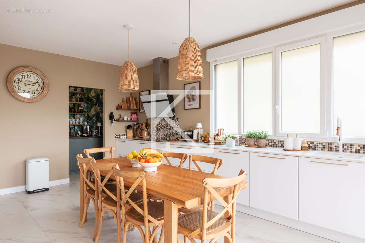 Maison à YVRE-L&#039;EVEQUE