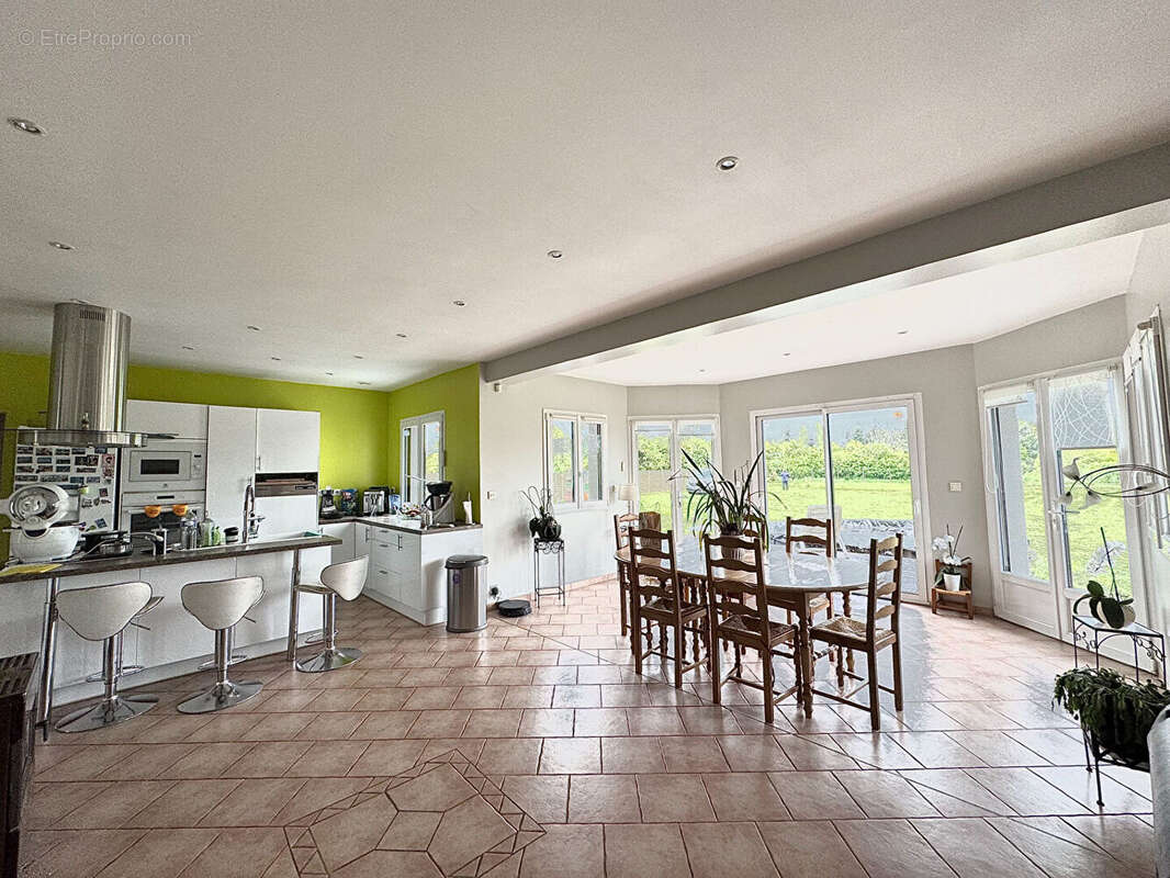 À VENDRE - Maison comtemporaine 5 pièces - 127 m2 avec piscine - photo 6