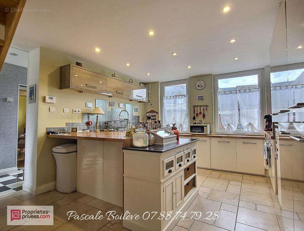 Maison  151 m²  avec  studio indépendant 34 m² - VERNANTES  (49390) - photo 6