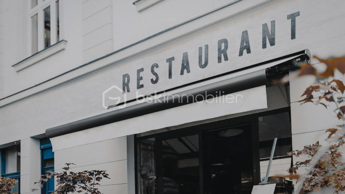 Commerce à PARIS-8E