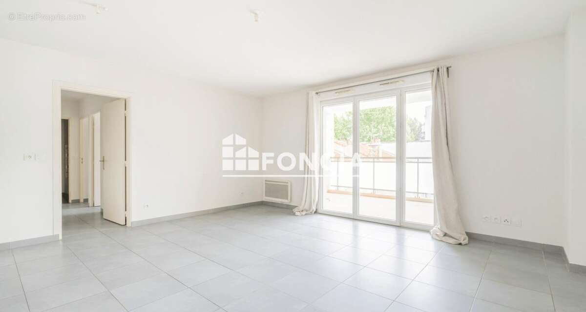 Appartement à MARSEILLE-5E