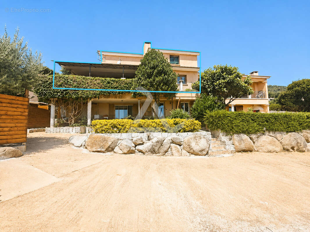 Appartement en duplex t5 de 152 m2 dans petite copropriété de charme à 20min de porto-vecchio - photo 3