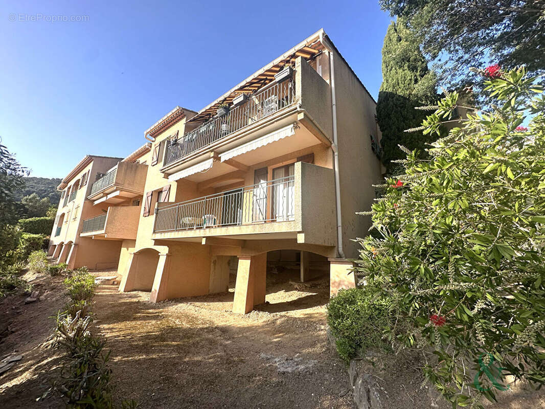 Appartement à BORMES-LES-MIMOSAS