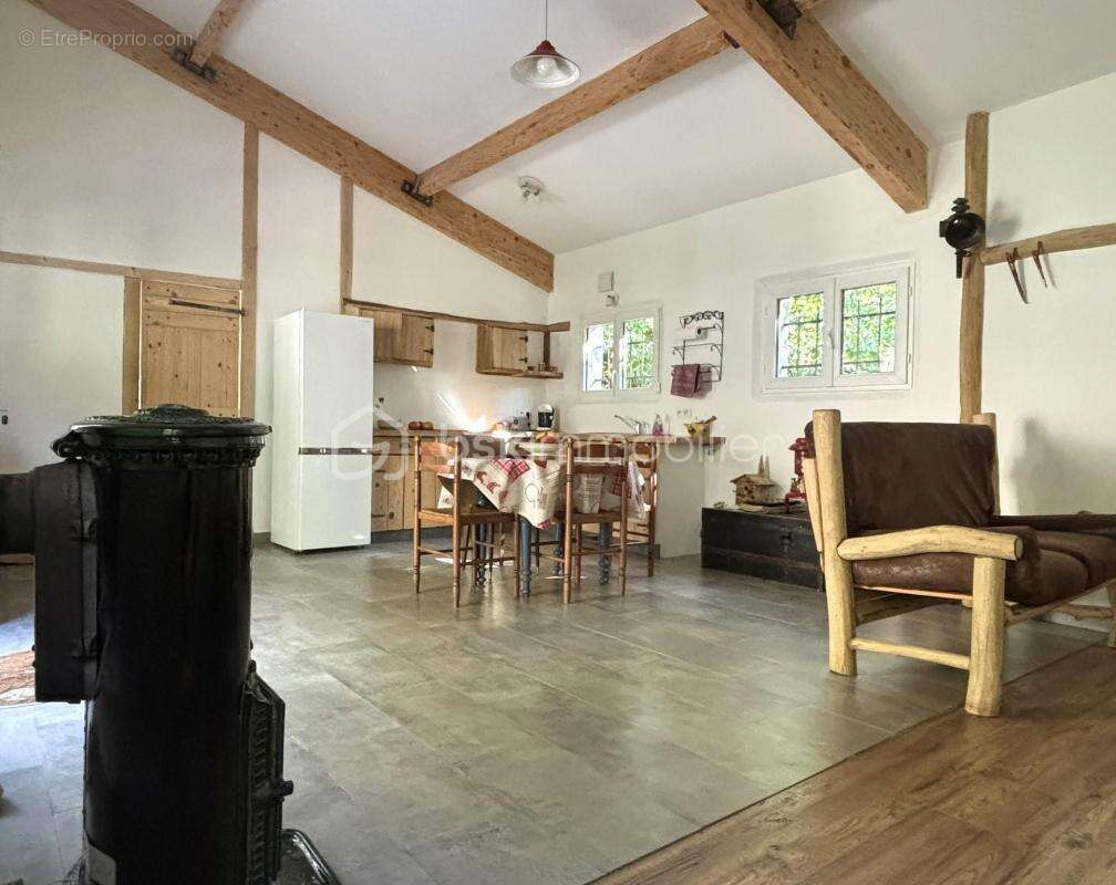 Maison à CAUDEBRONDE