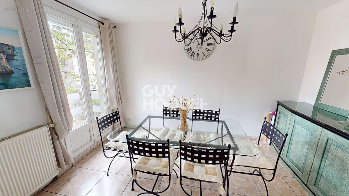 Maison à LES PAVILLONS-SOUS-BOIS