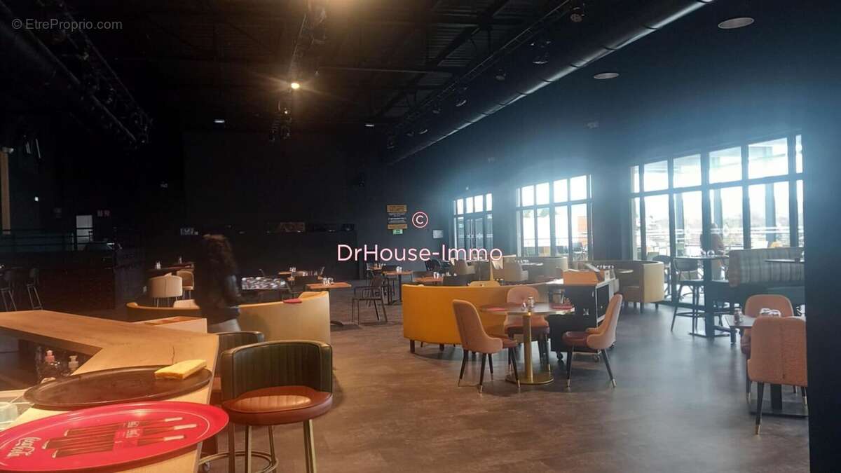 Commerce à BRIVES-CHARENSAC