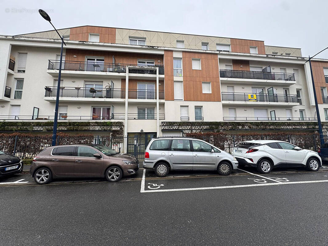 Appartement à DAMMARIE-LES-LYS