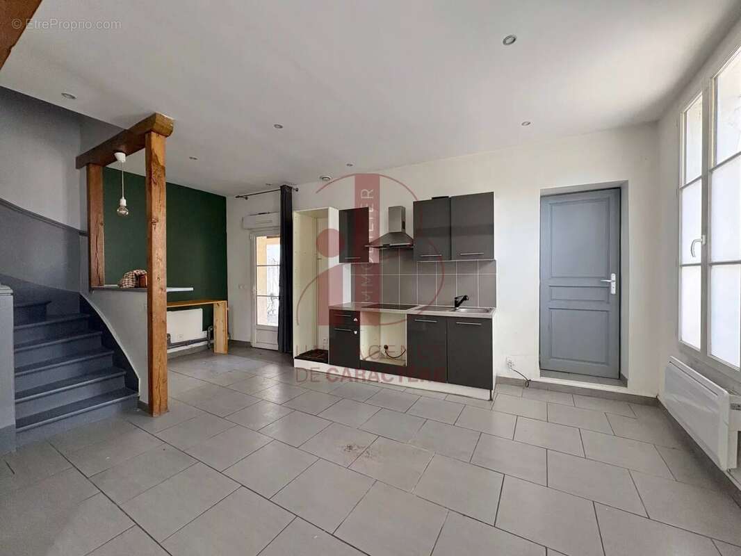 Maison à SAINT-MARTIN-EN-BIERE