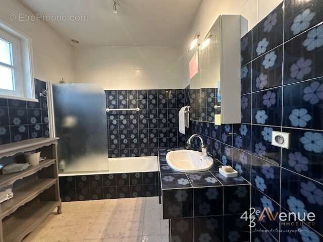 Maison à SAINT-PRIEST-EN-JAREZ