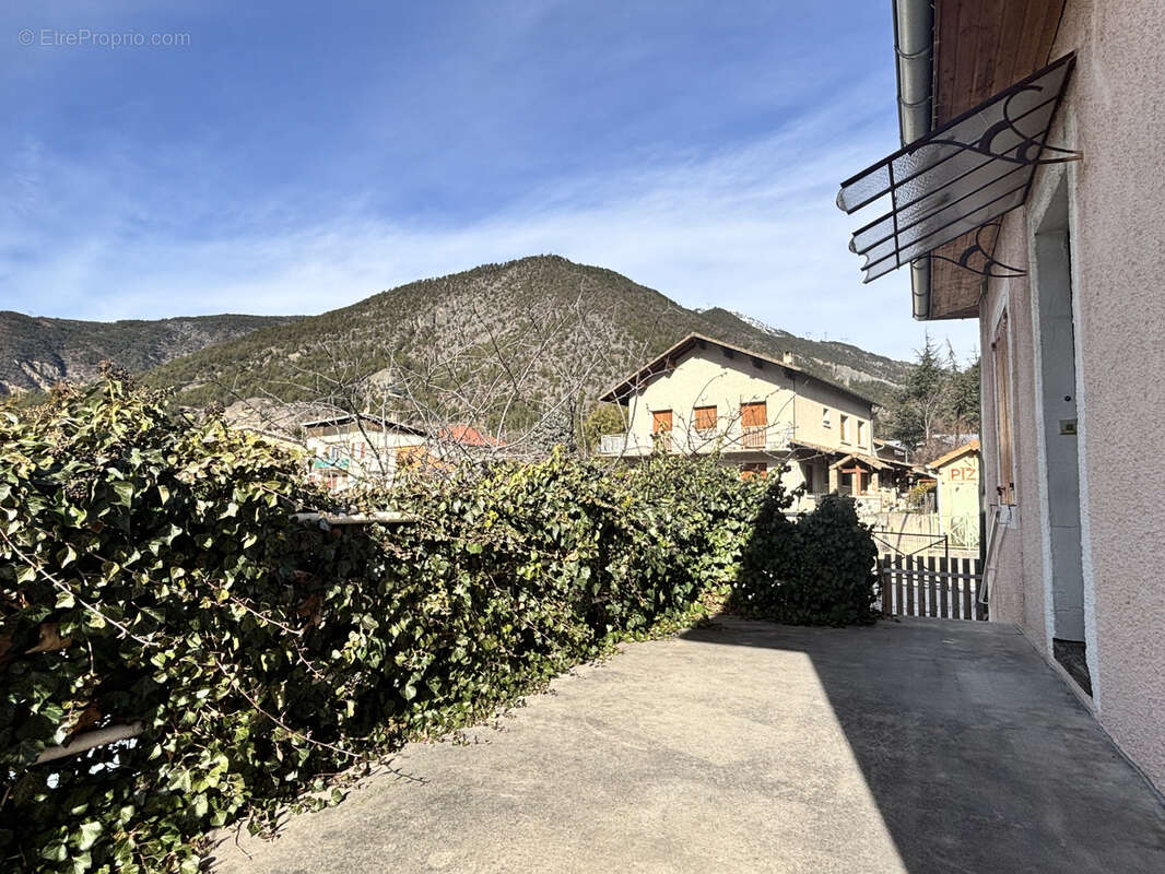 Appartement à ESPINASSES