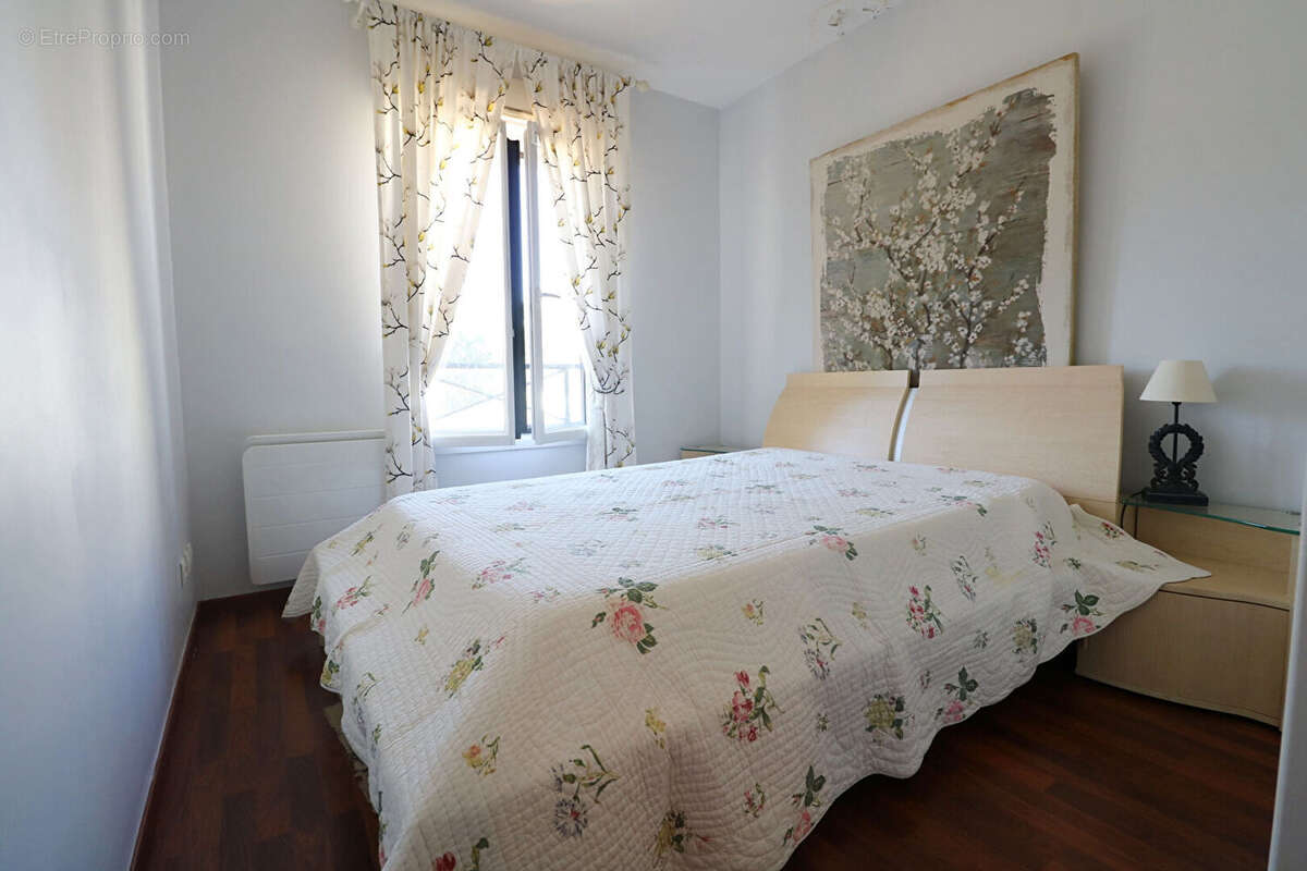 Appartement à AVRILLE