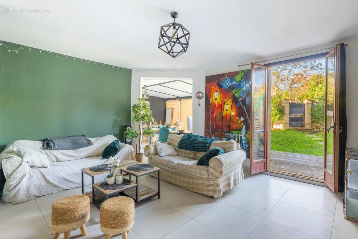 Maison à JOUY-LE-MOUTIER