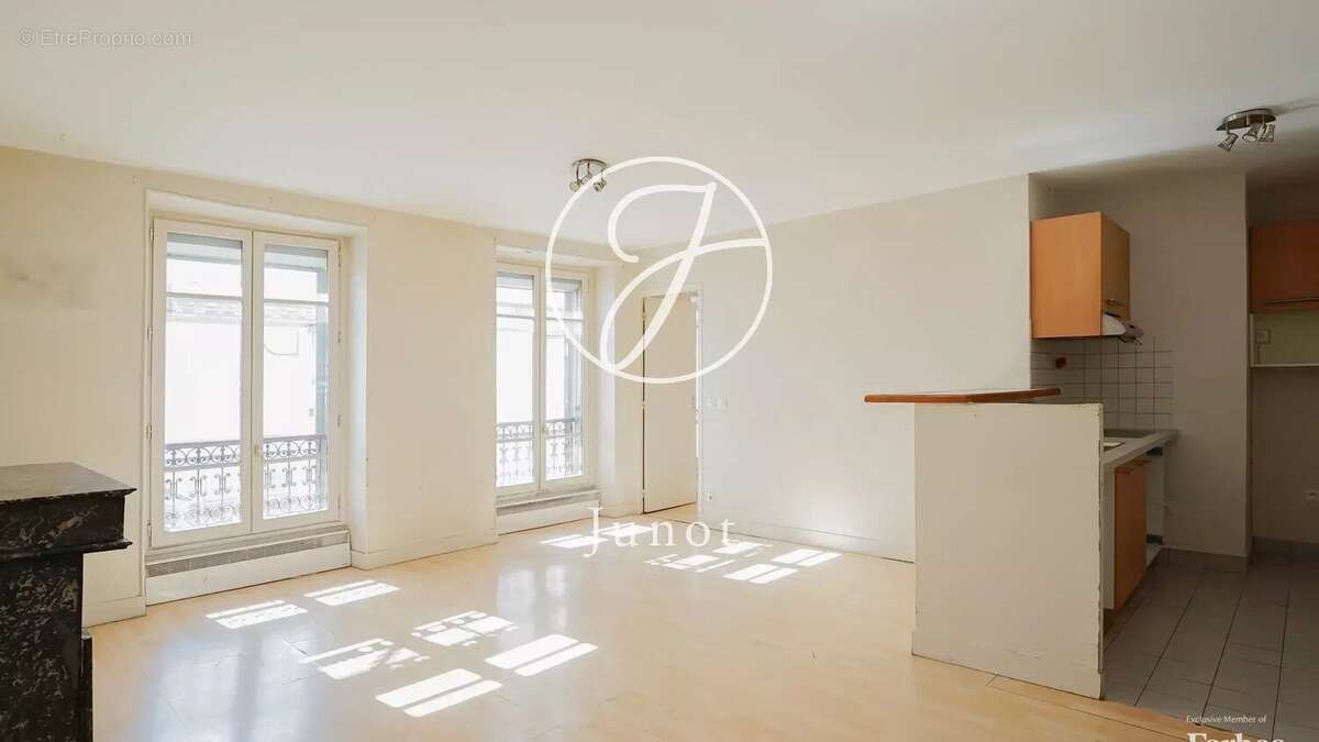 Appartement à PARIS-11E