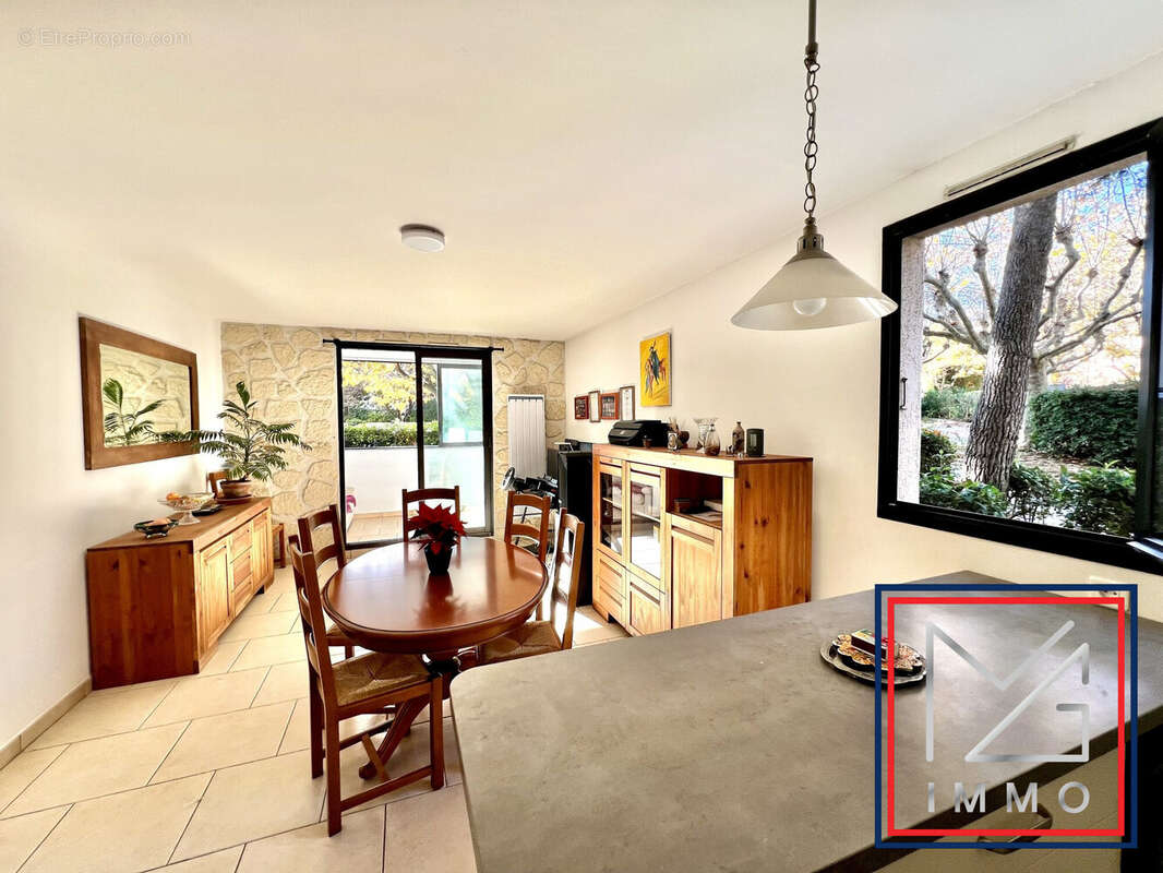 Appartement à SIX-FOURS-LES-PLAGES