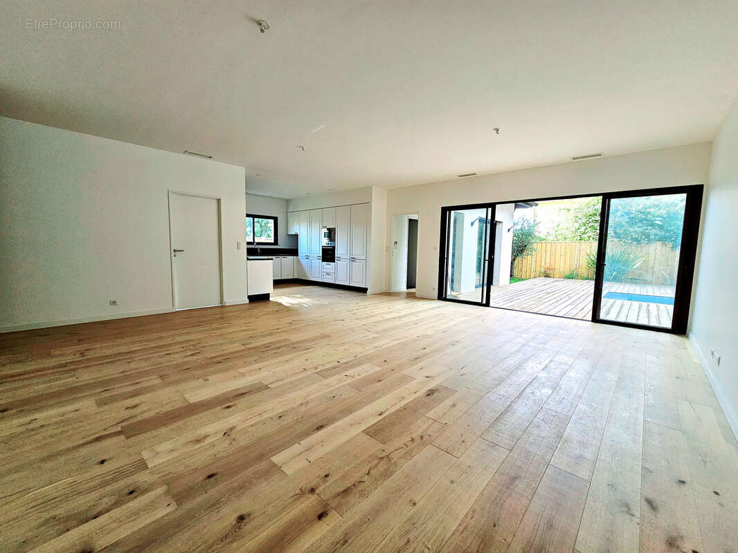 Maison à GUJAN-MESTRAS