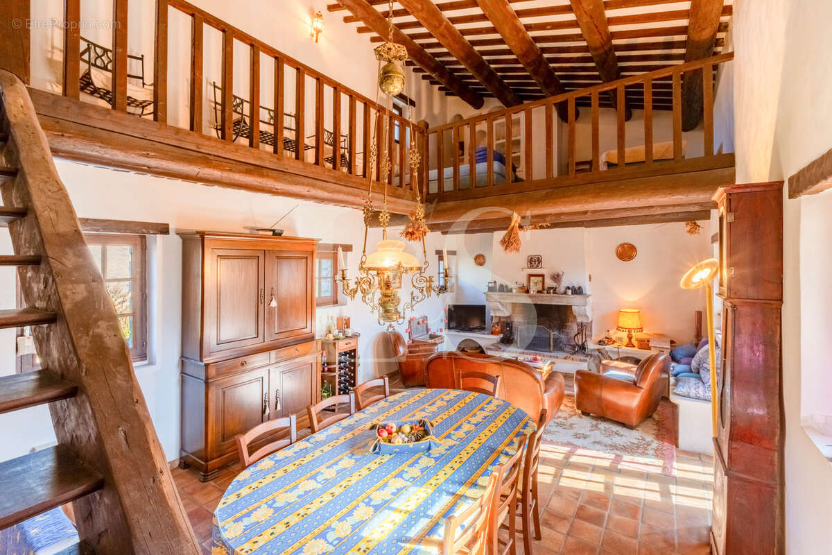 Maison à MONTGUERS