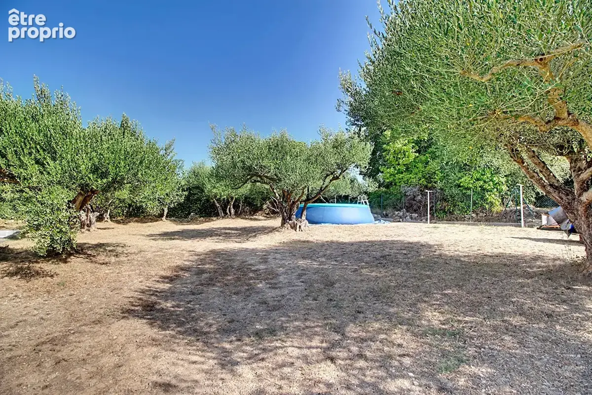 A VENDRE EN EXCLUSIVITÉ !  A SAINT-ANTONIN DU VAR - Maison de plain-pied de 82m² + garage  sur un terrain de 2300 m² - photo 10