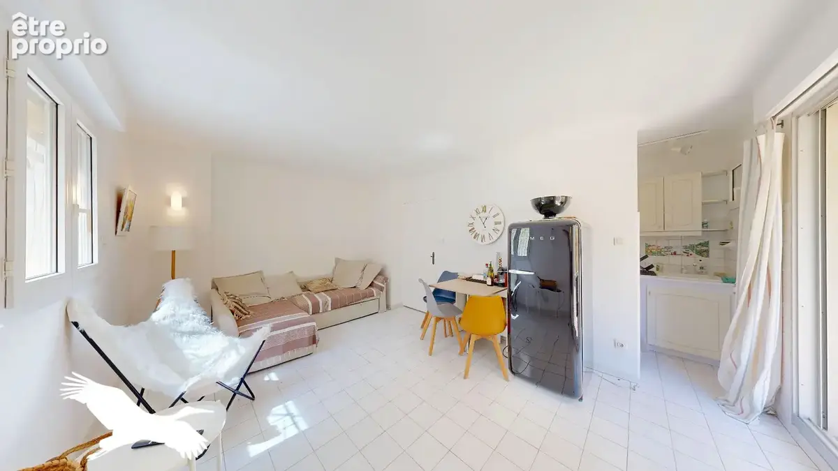 A VENDRE - Bandol Centre - Proche du Port et de la Plage - Appartement 2 pièces 36m² avec terrasse de 84m² - photo 5