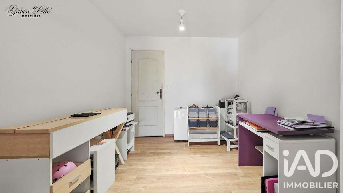Photo 9