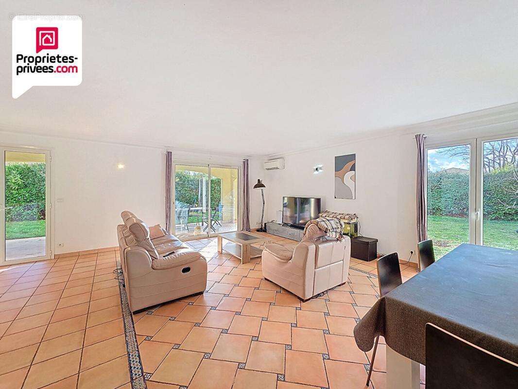 Maison à SAINT-CEZAIRE-SUR-SIAGNE