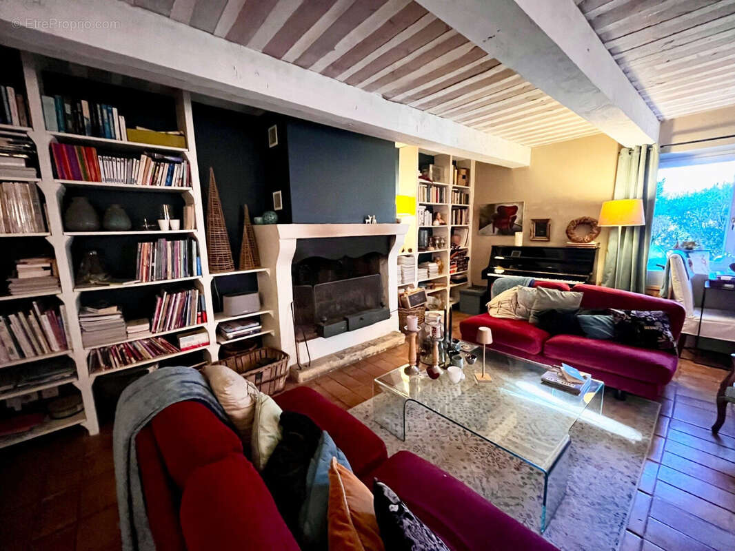 Maison à SUZE-LA-ROUSSE
