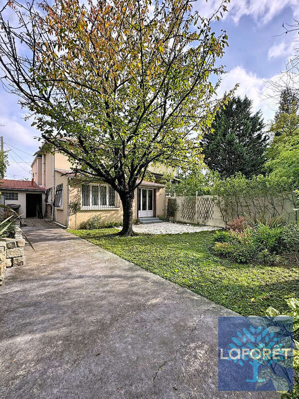 Maison à NEUILLY-SUR-MARNE