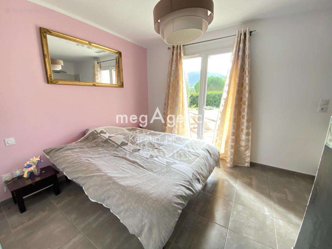 Maison à MEOUNES-LES-MONTRIEUX