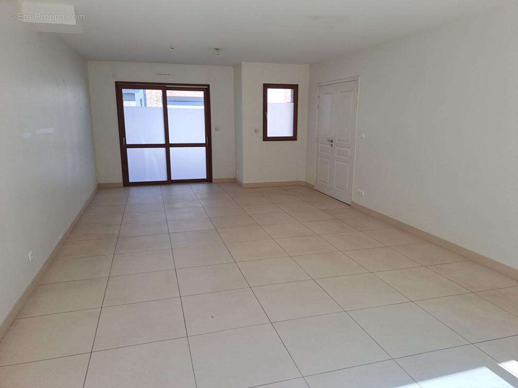 Maison avec 4 chambres et garage - photo 2