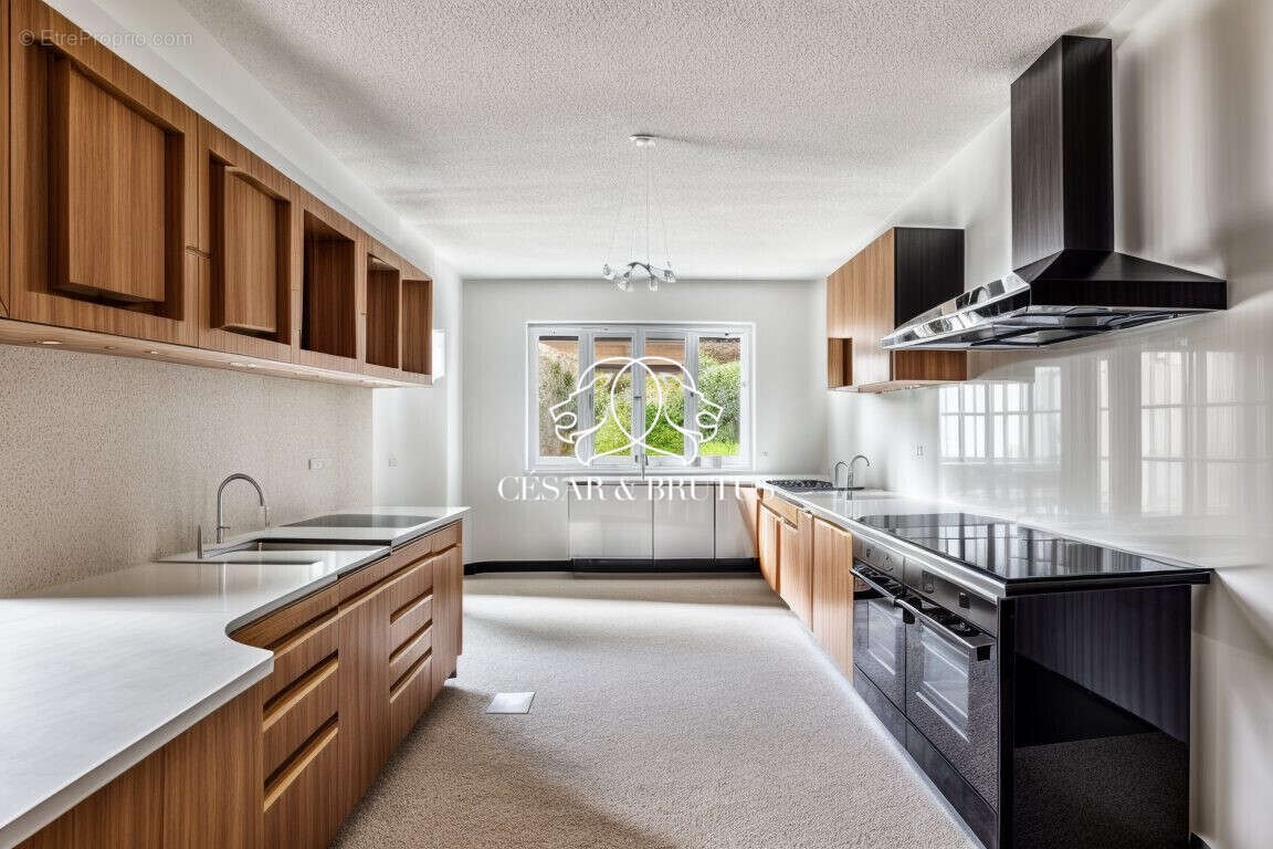 Maison à ROUSSILLON