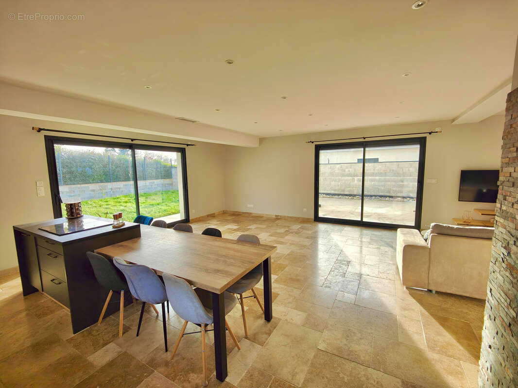 Maison à VERSAILLEUX