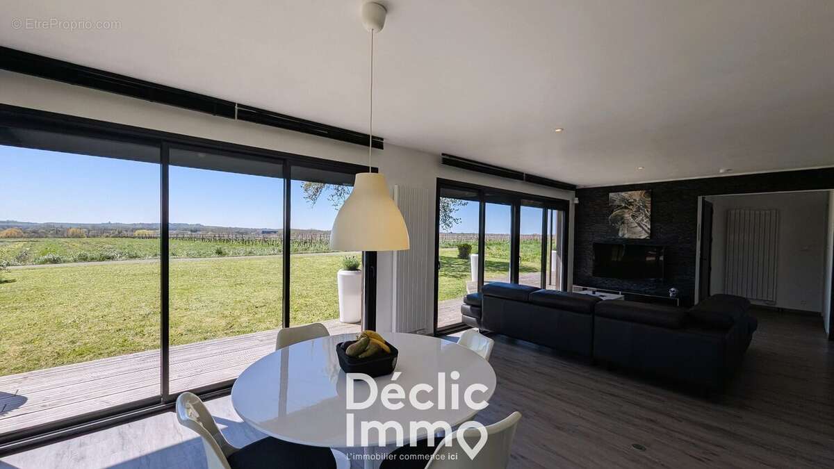 Maison 118m² à Verrières 16130 - photo 6