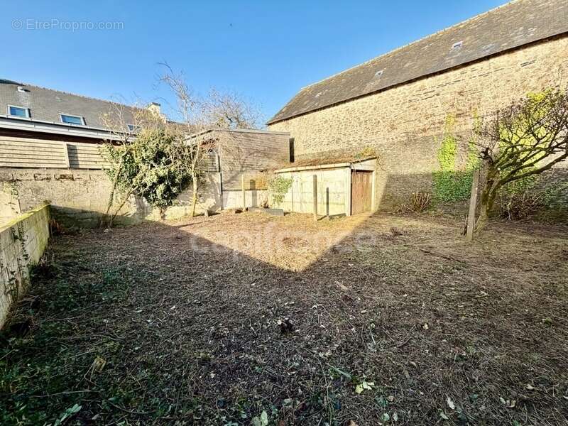 Maison à MAEL-CARHAIX