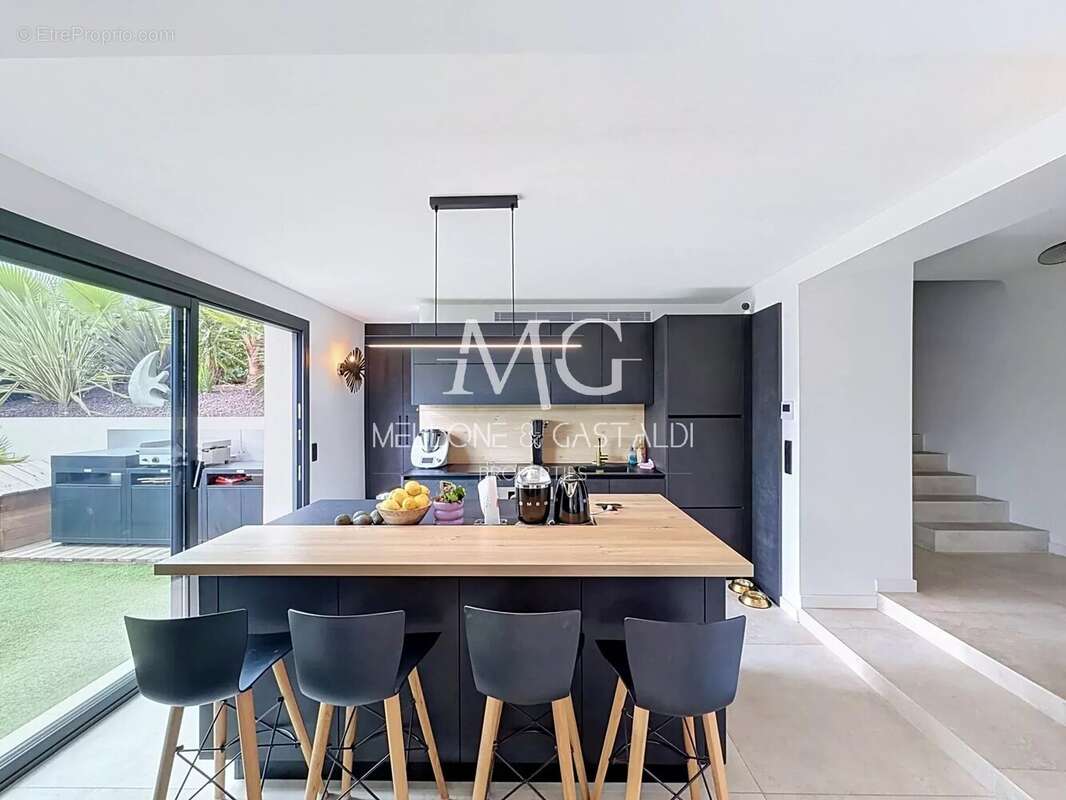 Maison à MOUGINS