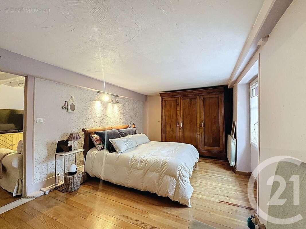 Maison à SAINT-MERY