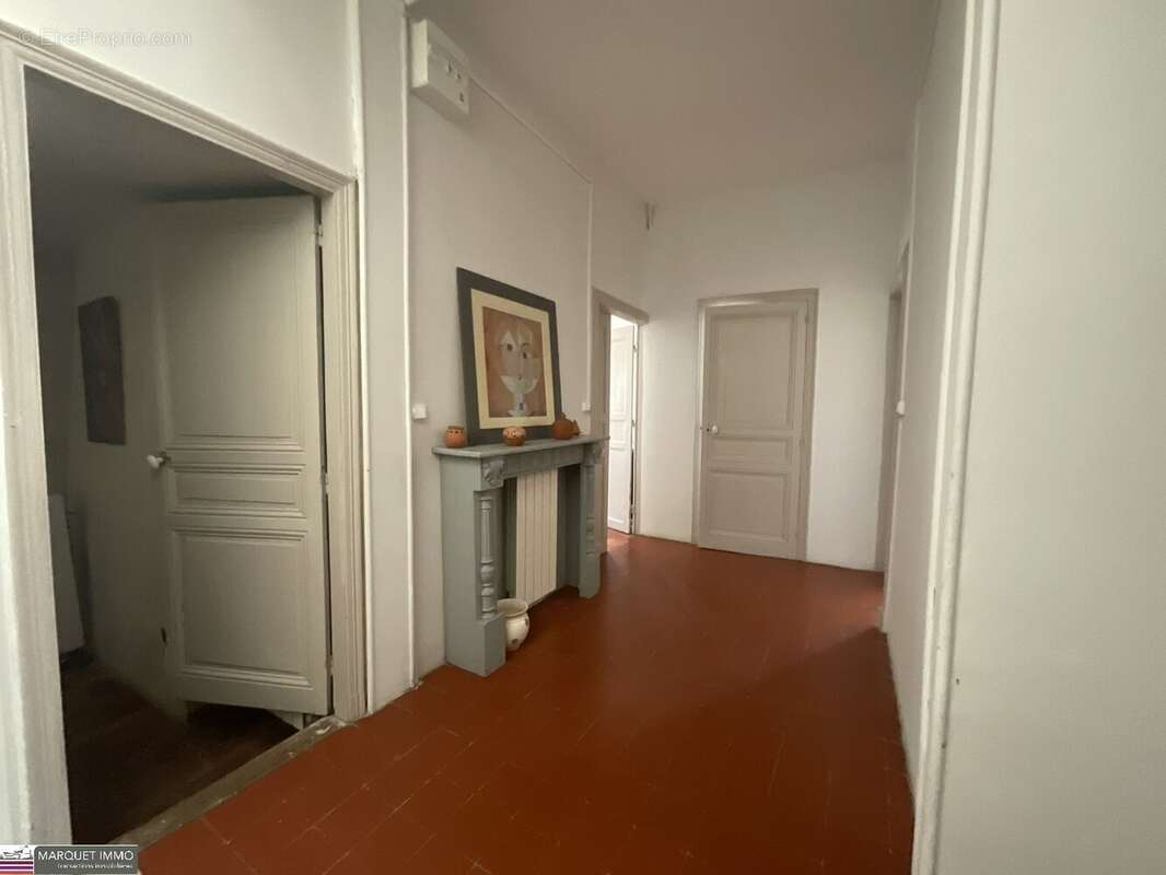 Le charme intemporel d'une Maison de Maitre T6 offrant 176 m² donnant sur patio intimiste avec piscine, nichée au coeur de Corne - photo 17