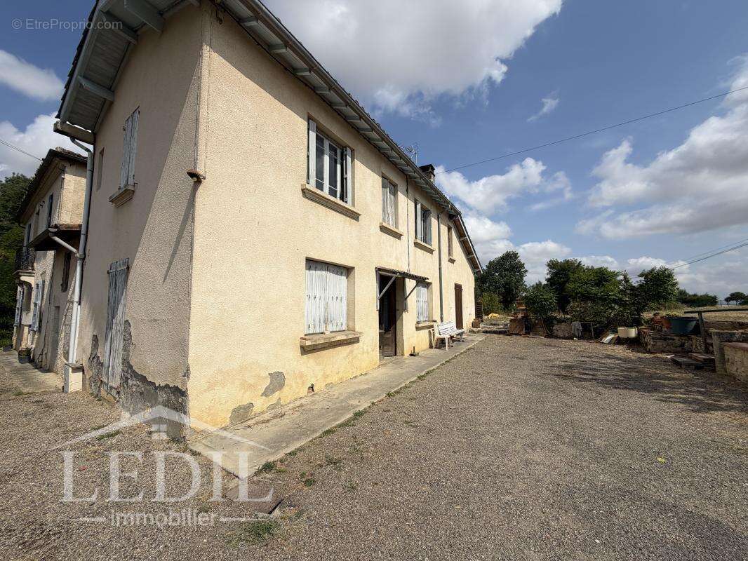 Maison avec jardin et dépendances - photo 2
