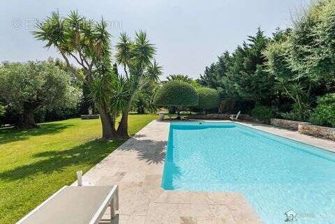 Maison 315 m² à Grimaud  - photo 3