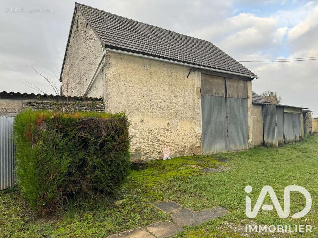 Maison 45 m² à Gressey  - photo 3