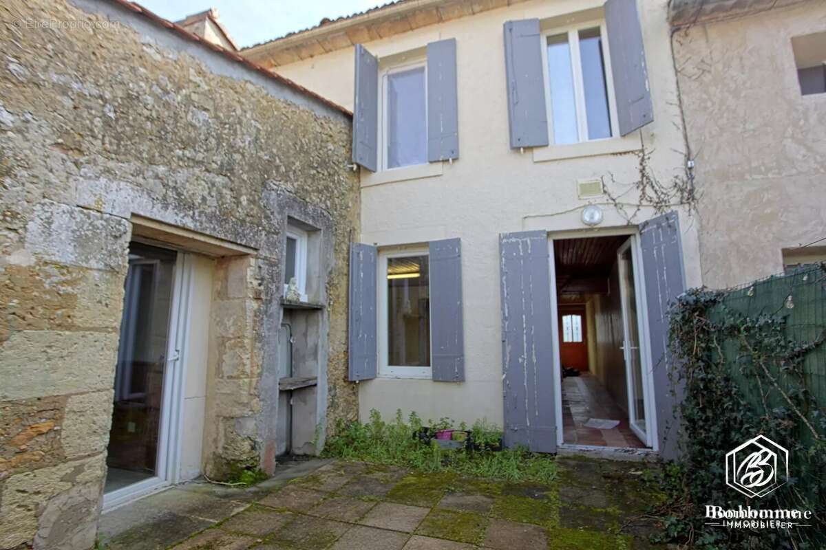 Maison à SAINT-SELVE