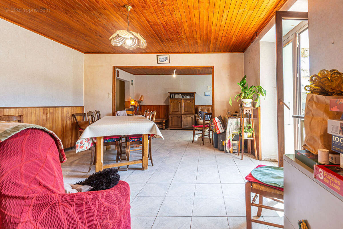 Agence immobiliere laforet - exclusivite - "sapin" - annecy / talloires montmin - maison individuelle type 6 de 138,89m² - garag - photo 5