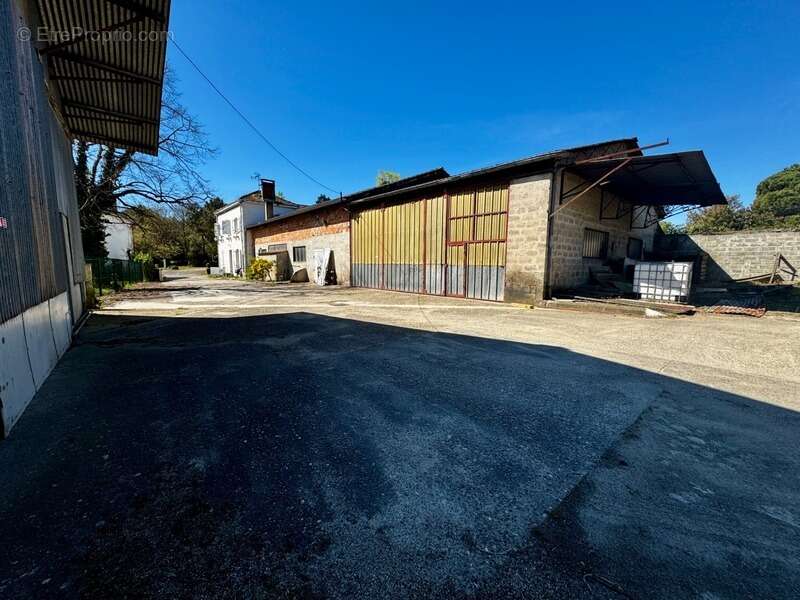 Ensemble immobilier au coeur du bourg de Meilhan sur Garonne - photo 2