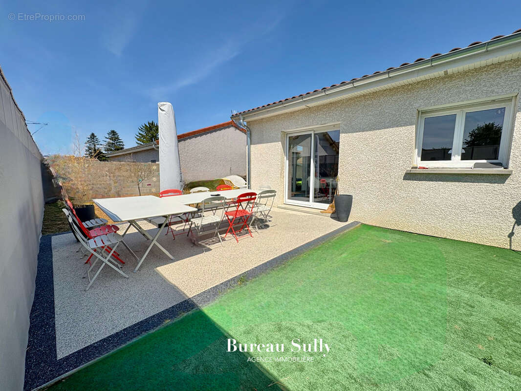 Maison à MONTMERLE-SUR-SAONE